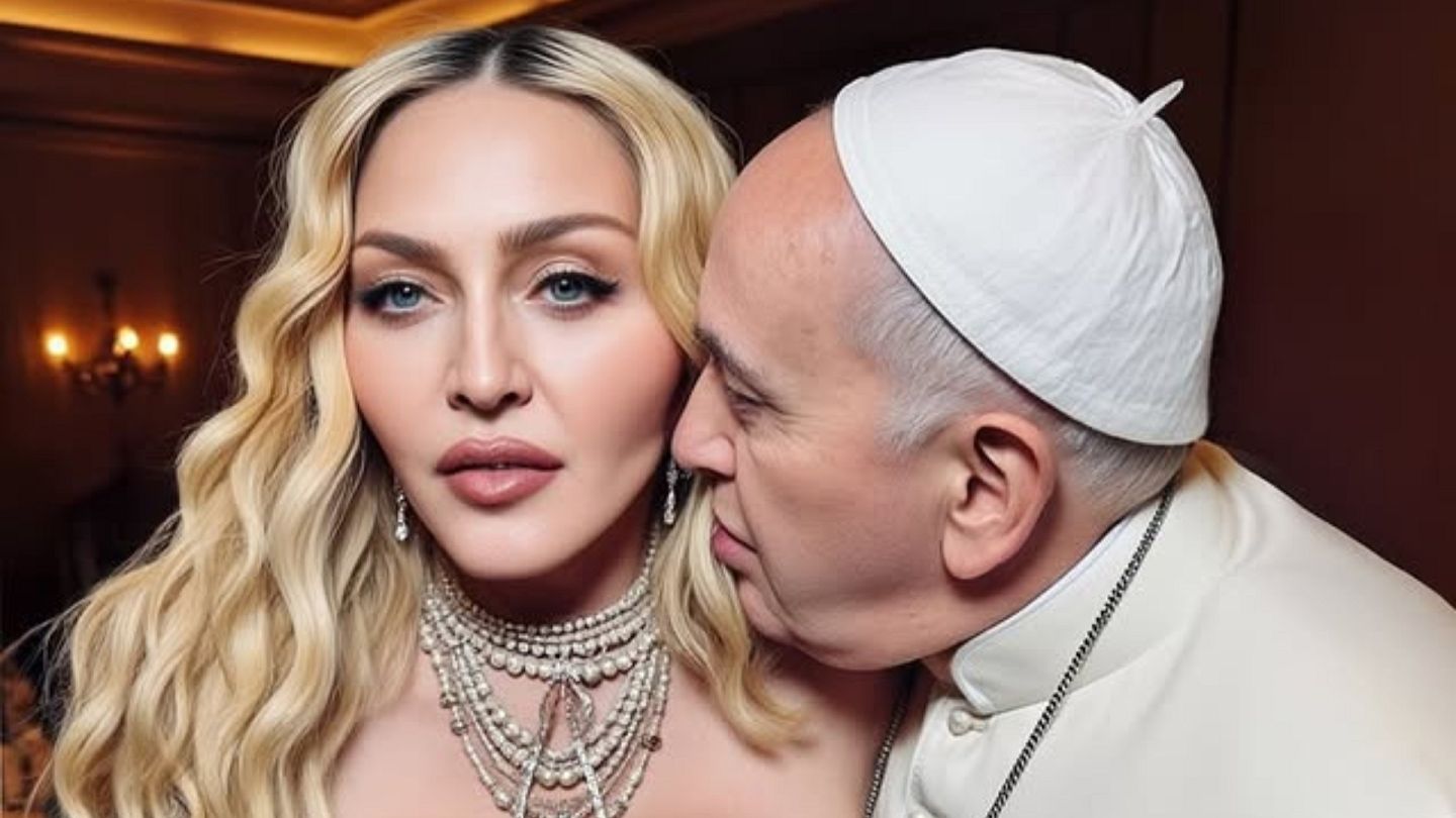 Yapay zeka Madonna ve Papayı bir araya getirdi: İkilinin samimi  fotoğrafları gündem oldu | Euronews