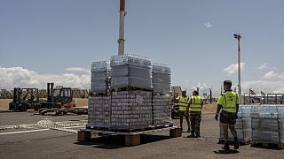 Mayotte : le bilan du cyclone Chido s'alourdit, l'aide humanitaire arrive