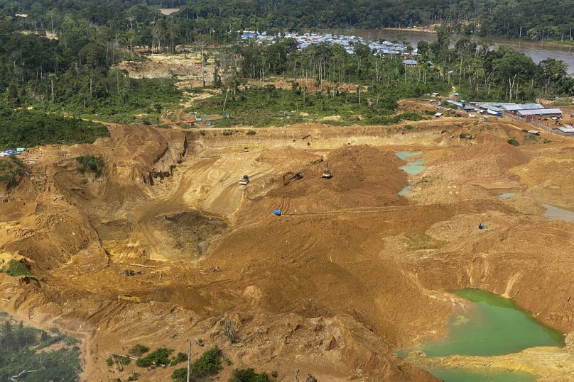 La deforestazione nei pressi della miniera di Muchacha, nel novembre 2020, vicino alla Okapi Wildlife Reserve in Congo