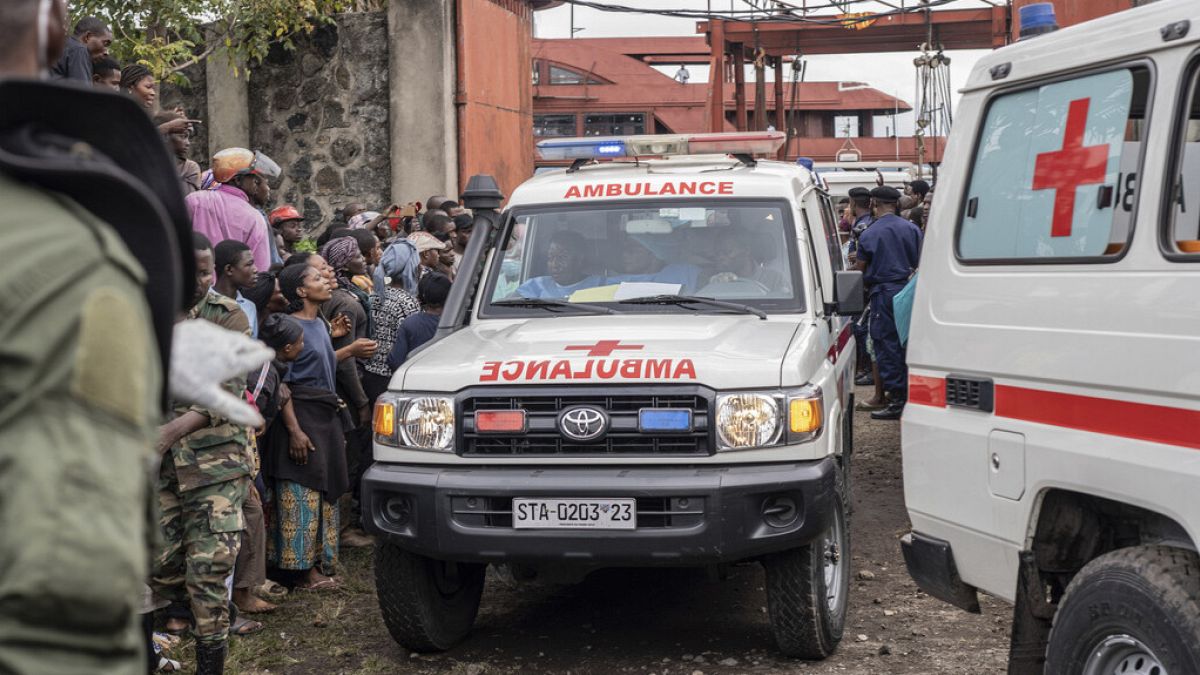 At least 25 people dead and dozens missing after boat capsizes in DR Congo