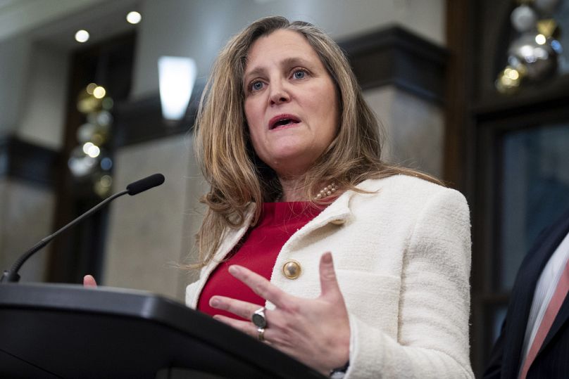 La ministra de Finanzas y viceprimera ministra, Chrystia Freeland, pronuncia un discurso en el Parlamento en Ottawa, Ontario, el miércoles 11 de diciembre de 2024.