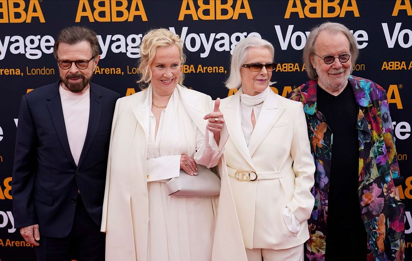 Bjorn Ulvaeus, Agnetha Faltskog, Anni-Frid Lyngstad ve Benny Andersson 26 Mayıs Perşembe günü Londra'daki sanal ABBA Voyage konserine katılırken.