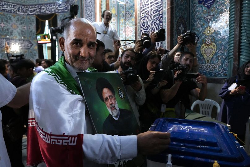 Ebrahim Raiszi iráni elnök halála miatt kellett előrehozott választást tartani
