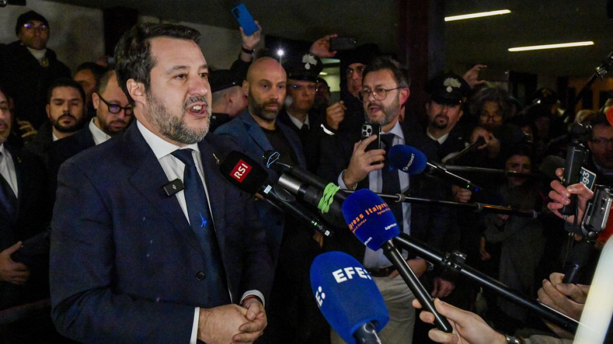 Bateau de migrants Open Arms bloqué : Salvini relaxé