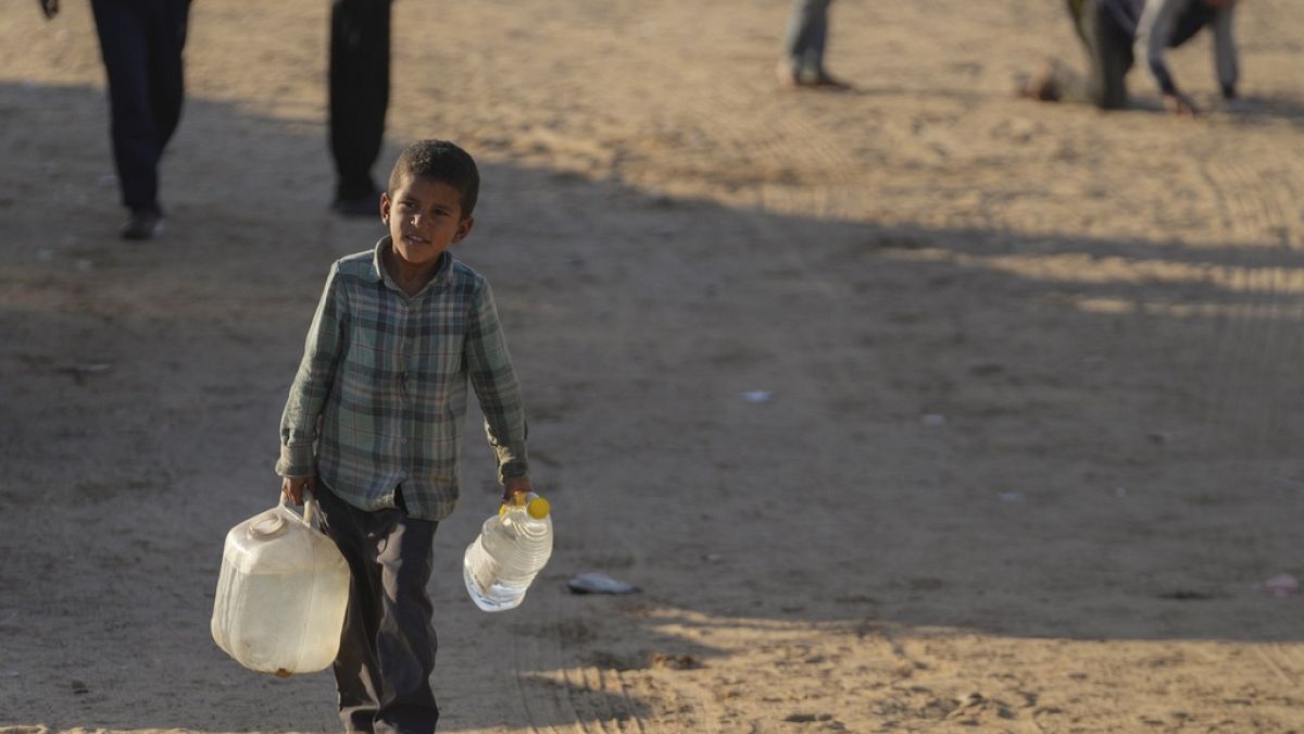 قصف إسرائيلي غير مسبوق يستهدف مستشفى كمال عدوان في غزة.. وحماس تؤكد أن الاتفاق بات أقرب من ذي قبل