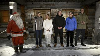 I leader posano per una foto di famiglia prima del Vertice Nord-Sud dell'Orpo a Saariselka, in Finlandia.