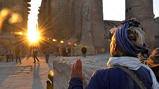 Egypte : les touristes viennent observer le solstice d'hiver