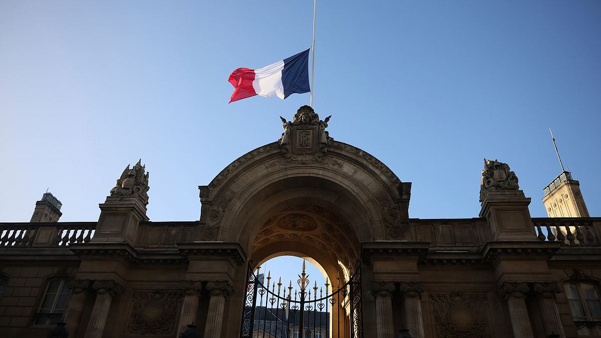 Gouvernement Bayrou : Borne, Darmanin, Valls reviennent aux affaires, Bertrand ne sera pas ministre