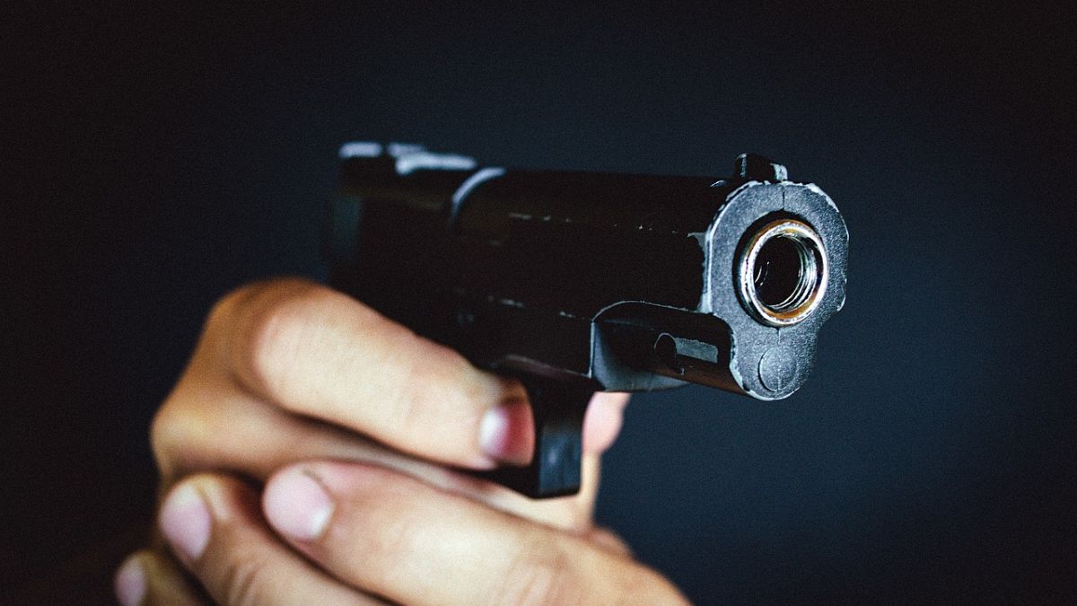شبح النظام الأبوي يلاحق النساء إلى "أروقة العدالة".. لبناني يقتل زوجته داخل أسوار المحكمة وينتحر