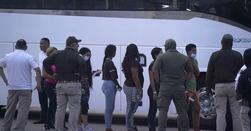 Mexico launches app to help migrants facing US detention