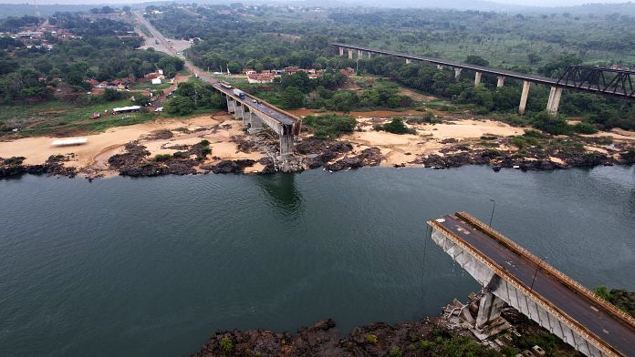 At least nine killed after bridge linking two states in northern Brazil collapses