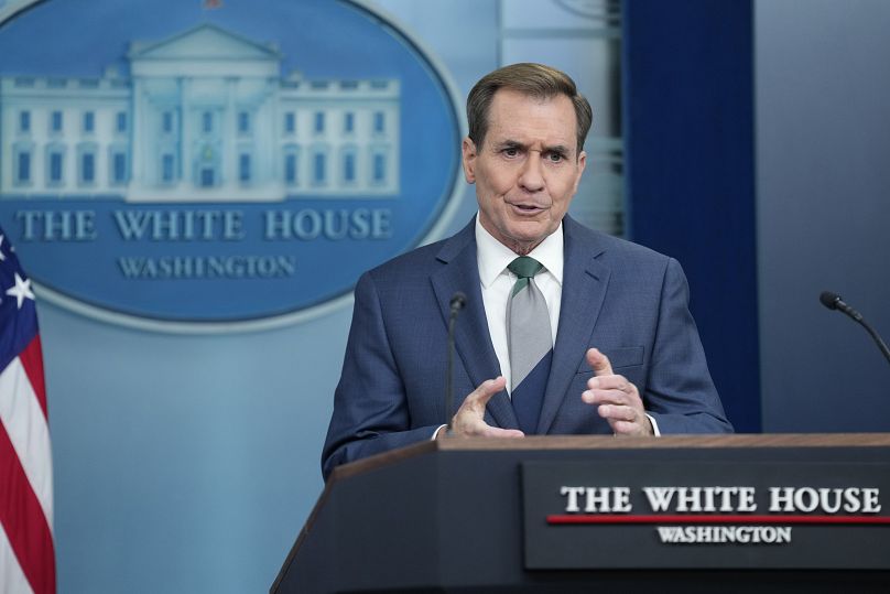 Le porte-parole de la Maison Blanche pour la sécurité nationale, John Kirby, s'exprime lors du briefing quotidien à la Maison Blanche à Washington, le 12 décembre 2024