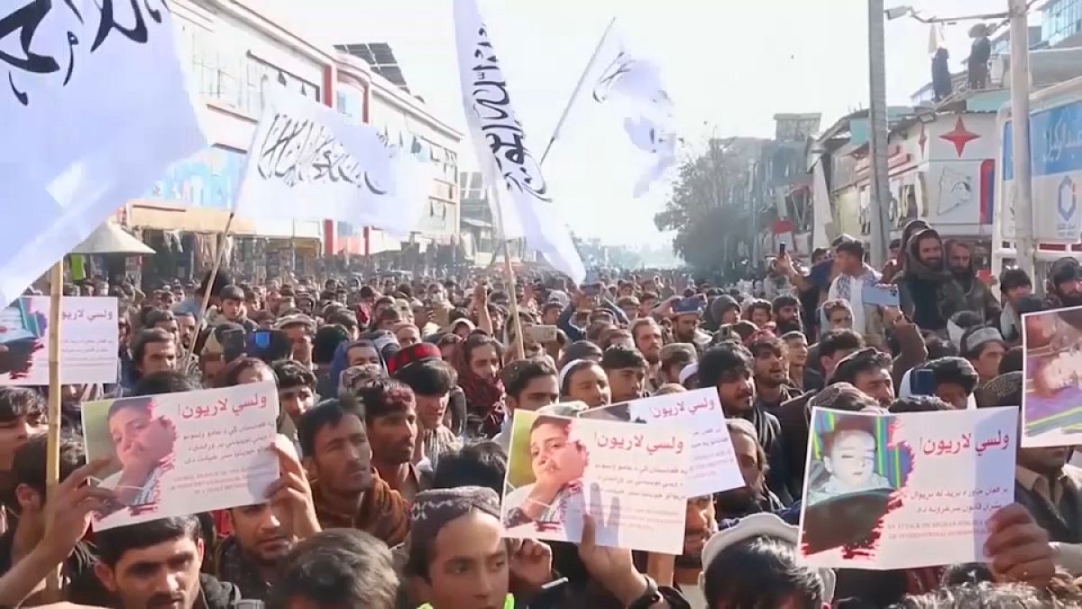 "نحن مستعدون للدفاع عن أرضنا".. احتجاجات حاشدة  في خوست الأفغانية ضد الغارات الجوية الباكستانية