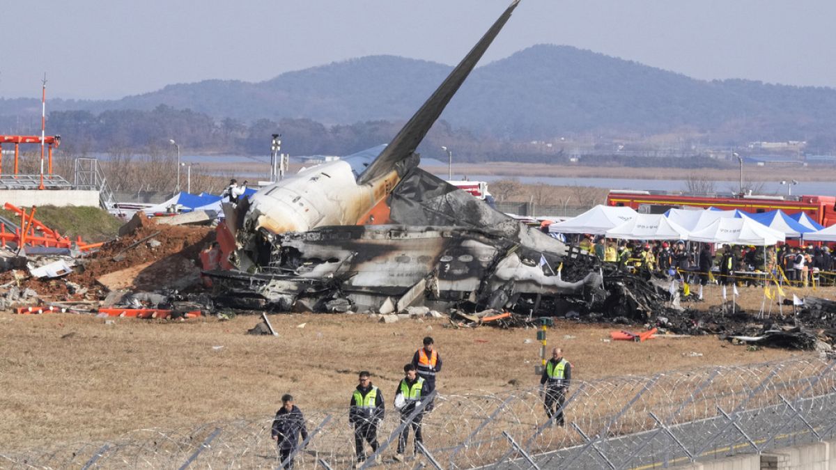 Corée du Sud : un avion prend feu à l'atterrissage, au moins 176 morts