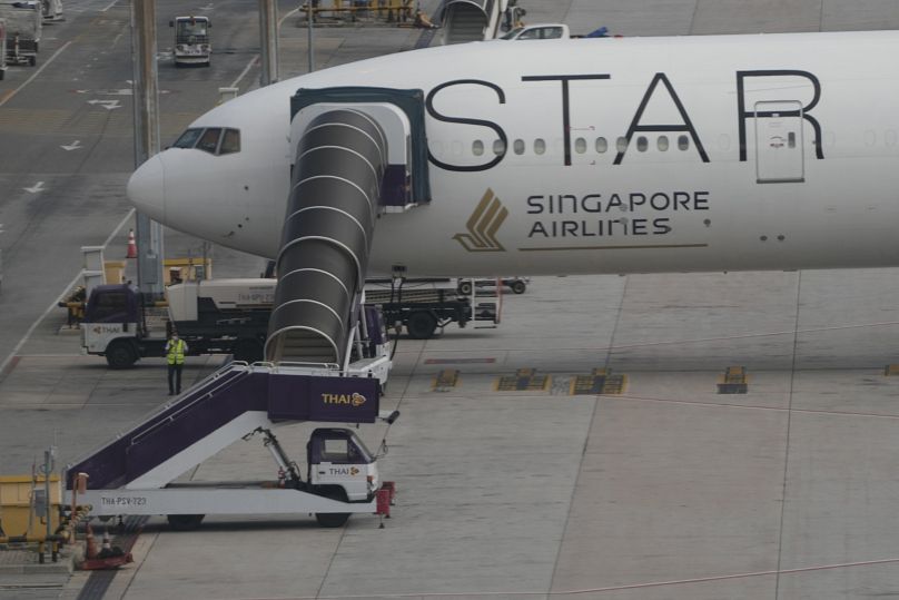 A turbulenciába került szingapúri repülőgép Bangkokban 2024. május 22-én