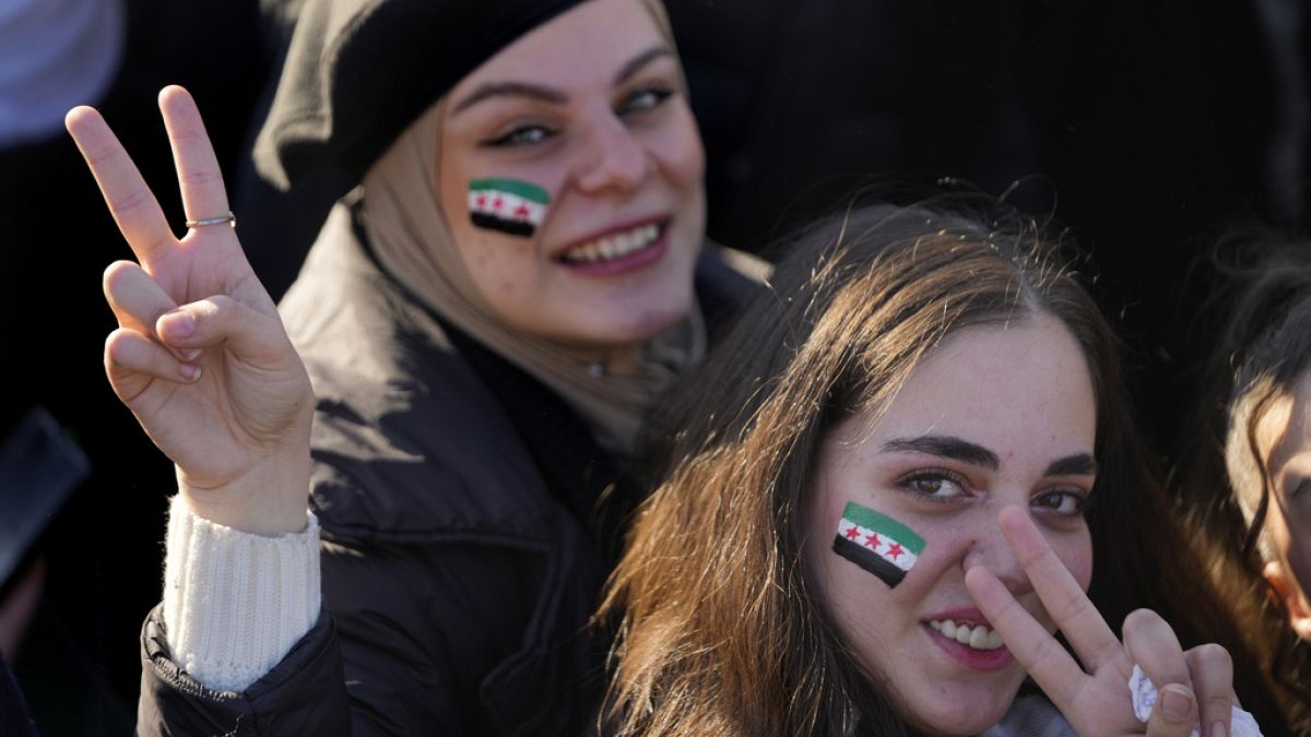 زن، زندگی،‌ آزادی» در تظاهرات زنان سوریه؛ «حقوق ما باید در قانون اساسی جدید  گنجانده شود» | Euronews