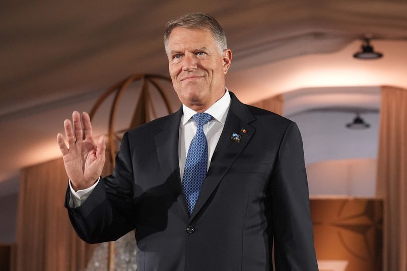 Klaus Ioannis leköszönő román államfő