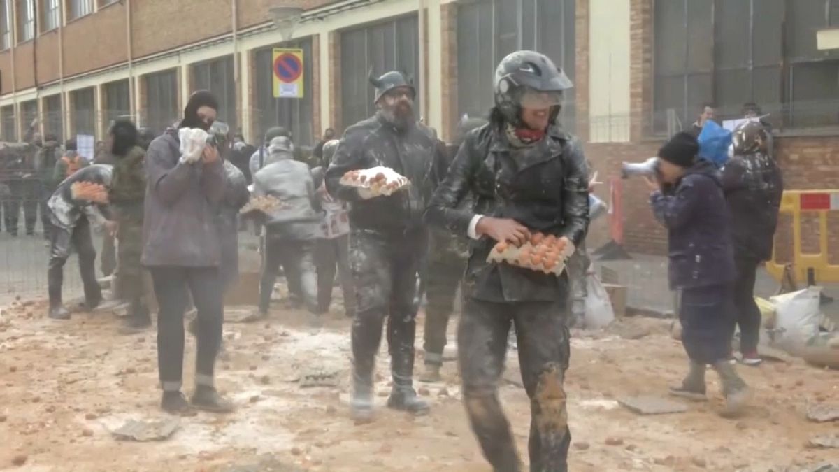 Spanish town celebrates traditional flour and egg throwing festival