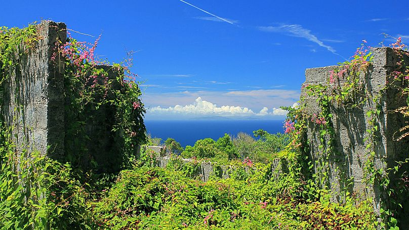 Discover an overgrown ruin on Saba Island