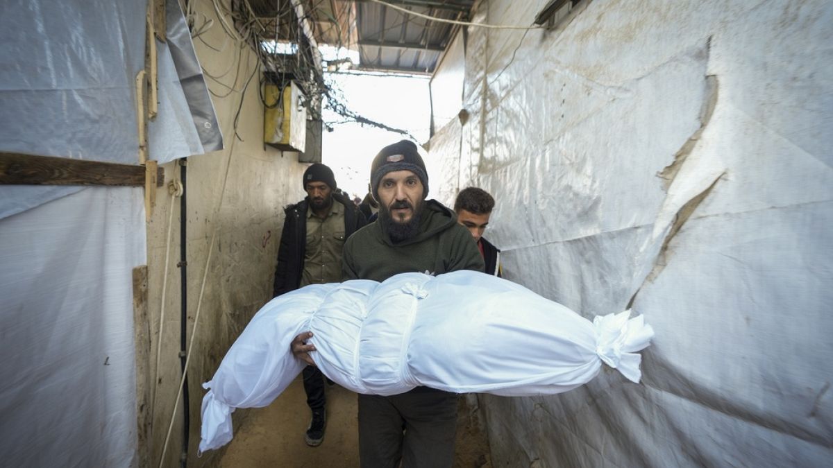 الحرب في يومها الـ454: قتلى وجرحى في غزة وإسرائيل تعلن تدمير منظومة صاروخية في لبنان