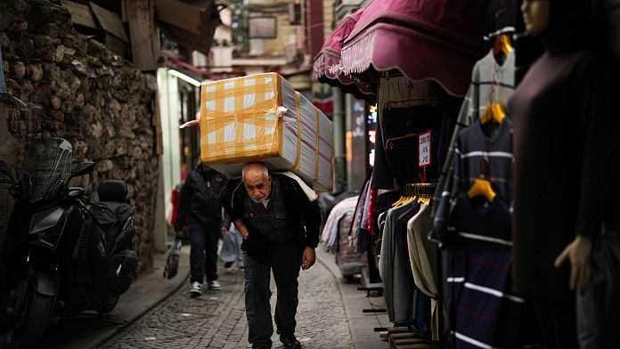 Dört kişilik aile için açlık sınırı 25 bin 92 lira oldu