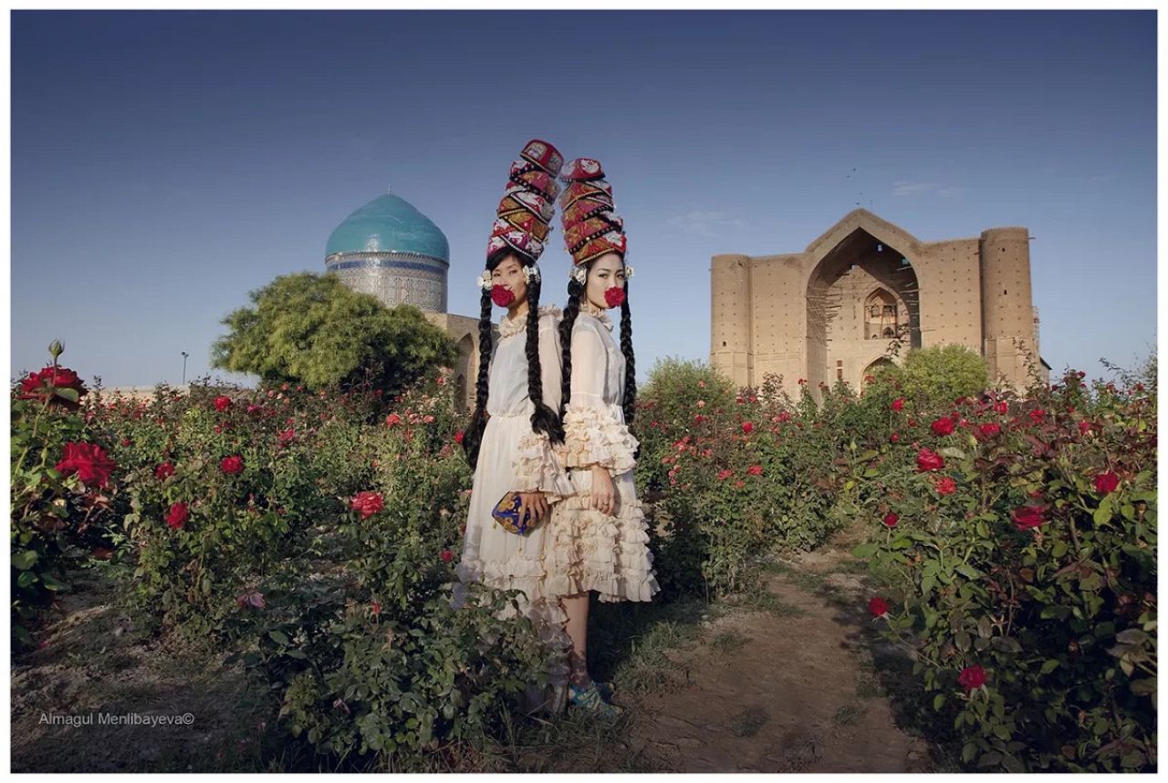 Almagul Menlibayeva, Bodyguards of Yassawi II, 2010. 