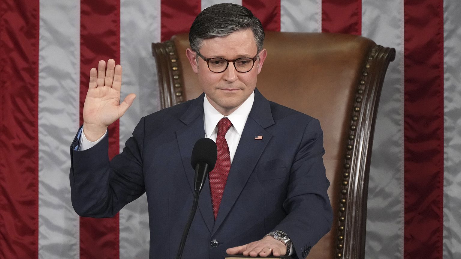 Mike Johnson narrowly re-elected as House speaker with Donald Trump's backing | Euronews