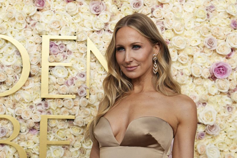 Die Komikerin Nikki Glaser kommt bei den 82. Golden Globes am Sonntag, 5. Januar 2025, an.