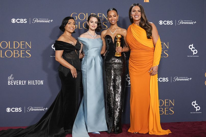 Adriana Paz, de izquierda a derecha, Selena Gómez, Zoe Saldana y Karla Sofía Gascón.