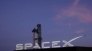 Il mega razzo Starship di SpaceX si prepara per un volo di prova dalla base Starbase di Boca Chica, in Texas, nel novembre 2024. 