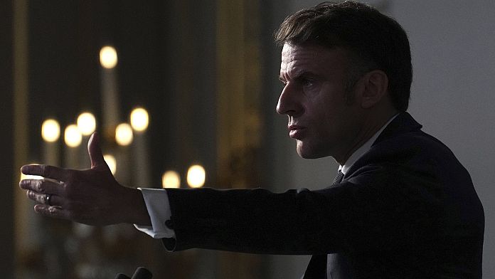 Macron: "Per essere rispettata da Trump, l'Europa deve smettere di essere debole e disfattista"