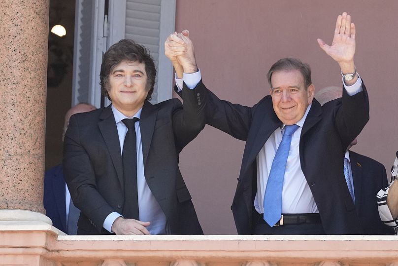 Venezuela's opposition leader Edmundo González (right) and Argentinian President Javier Milei (left) are pictured in Buenos Aires, Argentina on 4 January, 2025.