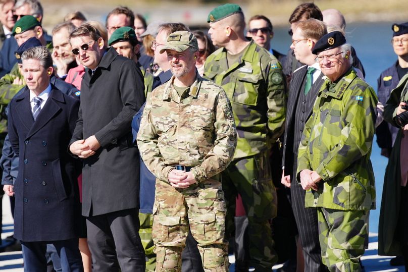 X. Frigyes katonai vezetők körében