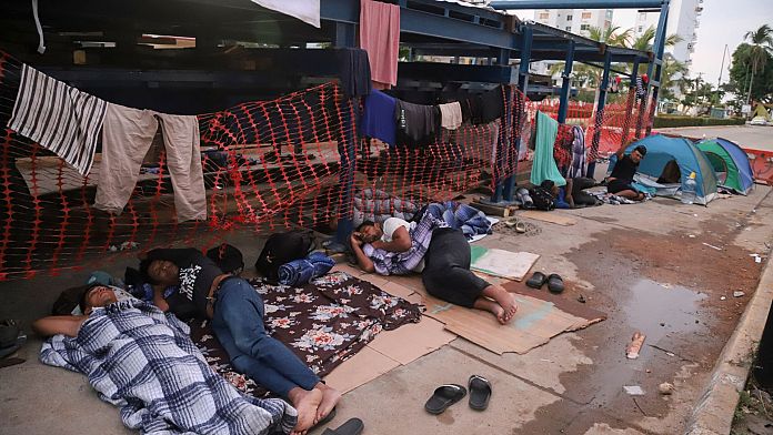 Migrants stranded in Acapulco as Mexico implements dispersion and exhaustion strategy