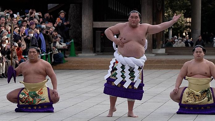 Sumo champion kicks off season with traditional ritual at Meiji Shrine