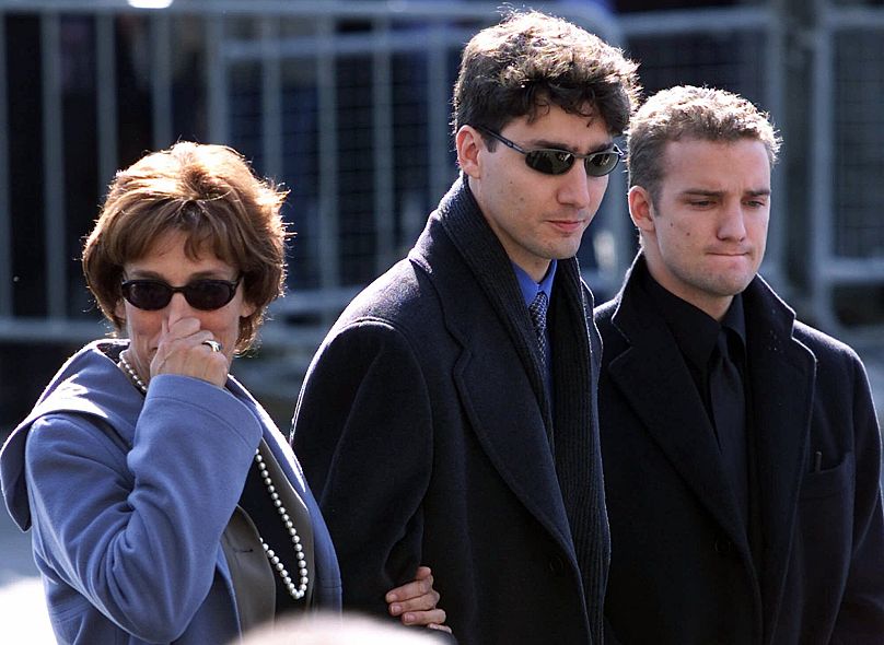 Justin Trudeau, prostat kanseri nedeniyle hayatını kaybeden babası Pierre Yves Trudeau'nun cenaze töreninde, 30 Eylül 2000