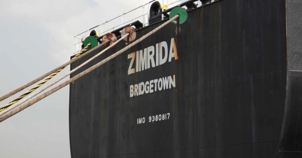 Ivorian authorities decide ship carrying ammonium nitrate is safe