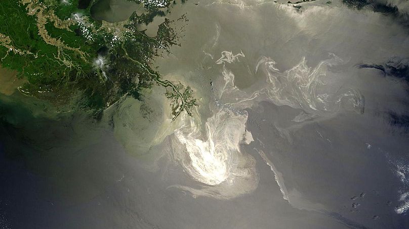 Műholdfelvétel a Deepwater Horizon ömlésről