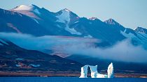 Un iceberg flota en el Scoresby Sund, el 12 de septiembre de 2023, en Groenlandia. 