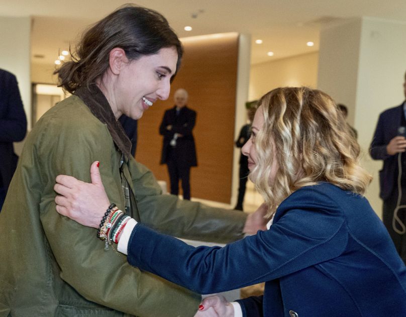 Giorgia Meloni accueille la journaliste Cecilia Sala, libérée après 3 semaines passées en prison en Iran