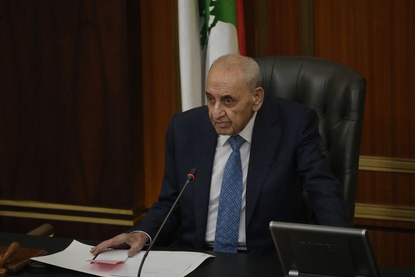 رئيس مجلس النواب اللبناني نبيه بري يفتتح جلسة انتخاب رئيس جديد للجمهورية في مبنى البرلمان في وسط بيروت، لبنان، الخميس، 9 يناير/كانون الثاني 2025