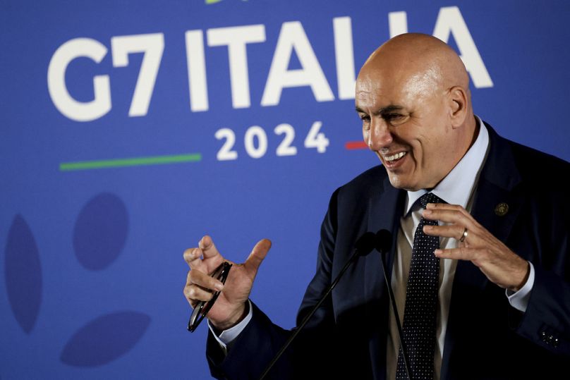 Il ministro della Difesa italiano Guido Crosetto durante una conferenza stampa in occasione della riunione dei ministri della Difesa del G7, Napoli, Italia, 19 ottobre 2024