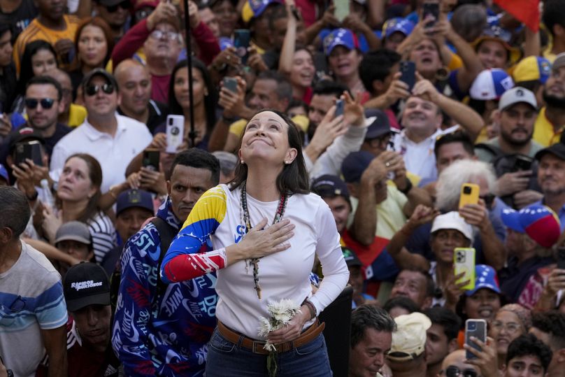 Liderka wenezuelskiej opozycji María Corina Machado przemawia do zwolenników podczas protestu przeciwko prezydentowi Nicolásowi Maduro w Caracas.