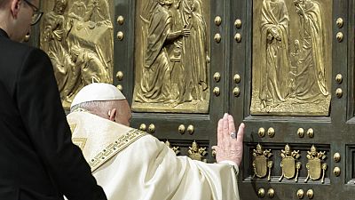 Papież Franciszek otworzył Drzwi Święte w Bazylice Świętego Piotra, tym samym zainaugurował Jubileusz 2025. 