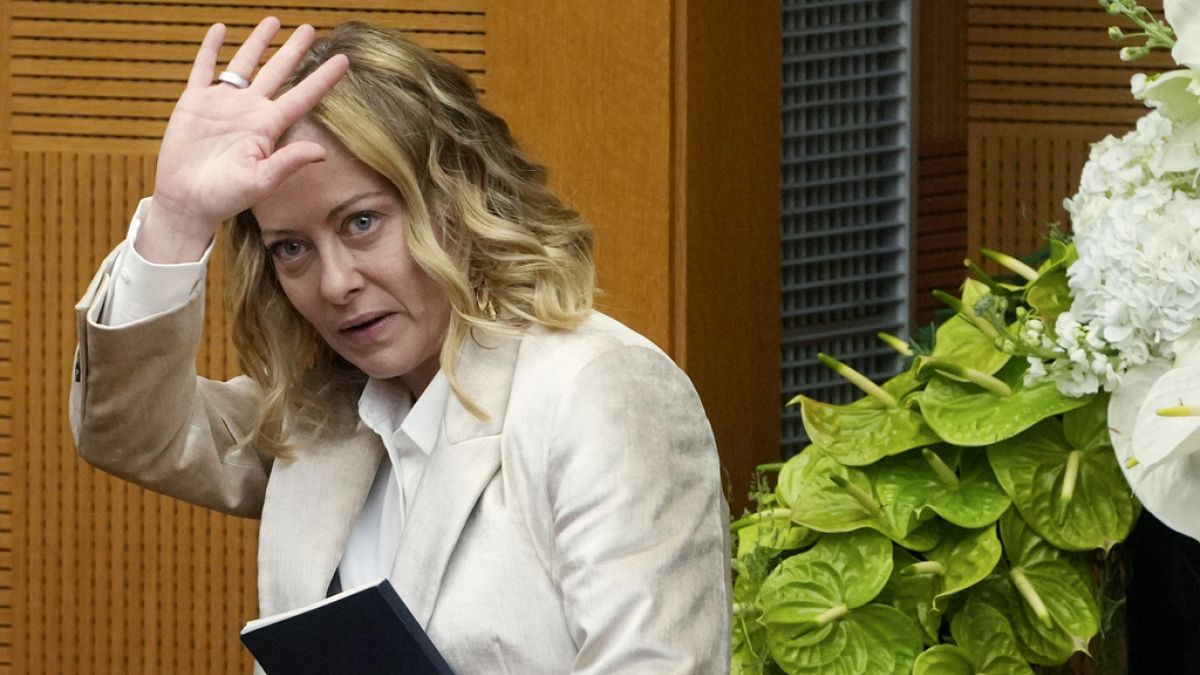 Nyomoz az olasz ügyészség Meloni ellen, mert szabadon engedett egy líbiai hadurat