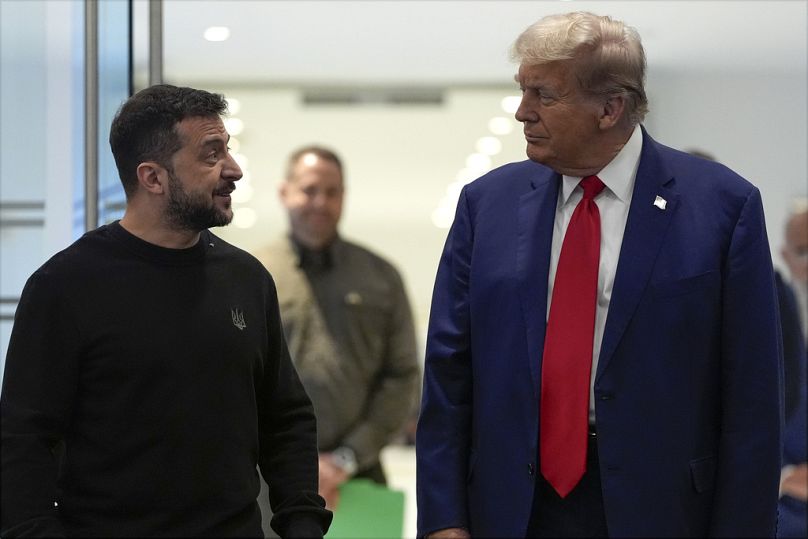 دونالد ترامب يجتمع مع الرئيس الأوكراني فولوديمير زيلينسكي في برج ترامب، الجمعة، 27 سبتمبر/أيلول 2024، في نيويورك. 