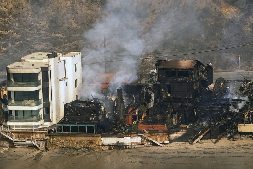 Leégett luxusingatlan Malibu tengerpartján