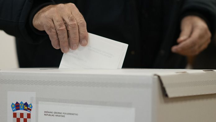 Aperti i seggi in Croazia: al via il ballottaggio tra Milanović e Primorac