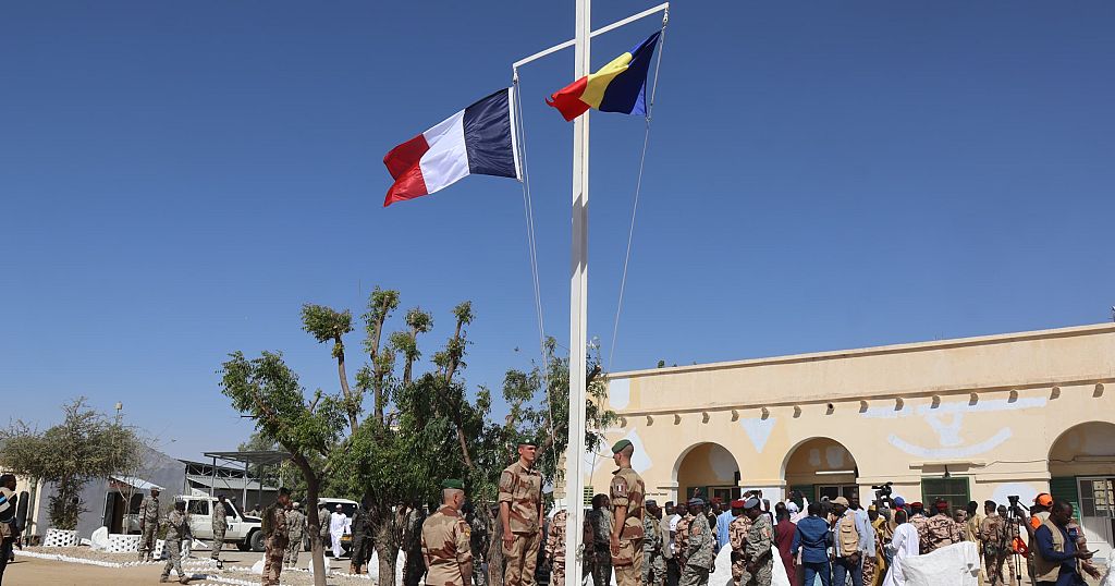 France hands over Abeché base ahead of troop withdrawal