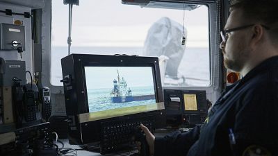 Un buque naval estonio navega en el Mar Báltico como parte de las patrullas de la OTAN, 9 de enero de 2025.